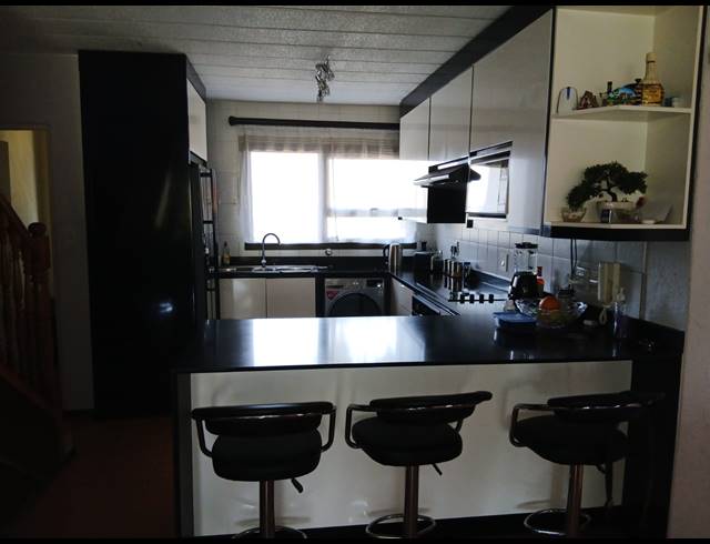 2 BEDROOM APARTMENT FOR SALE IN KEY WEST ESTATE